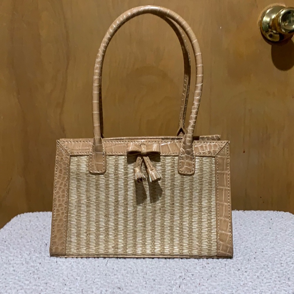 NWOT Liz Claiborne Nude Hand Bag